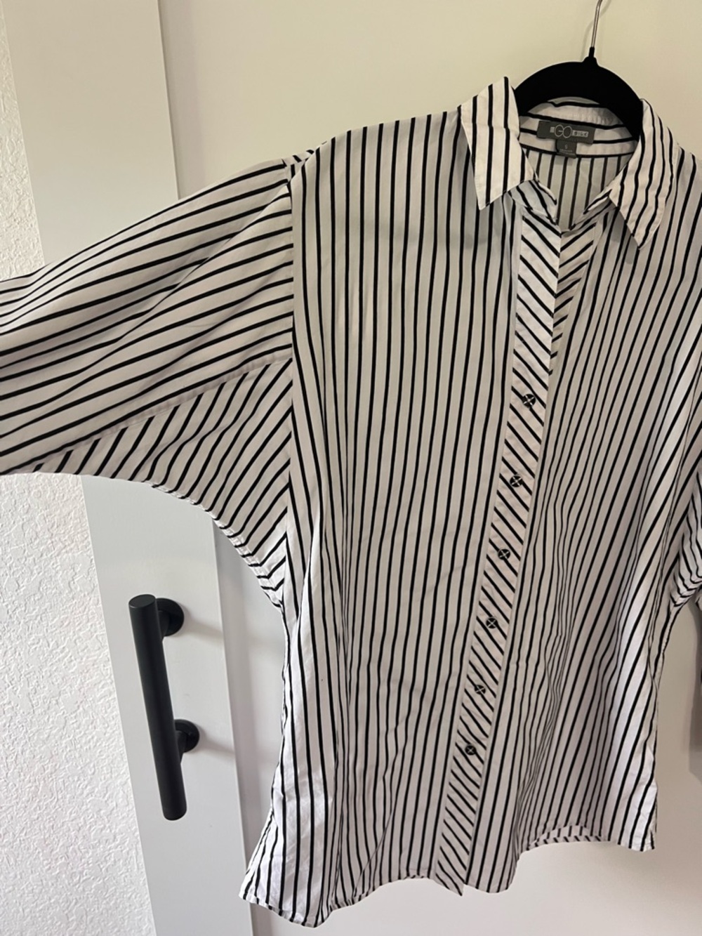 GO Silk classic Black & White Vertical Stripe Oversized Casual Button-Down Shirt - Picture 6 of 8